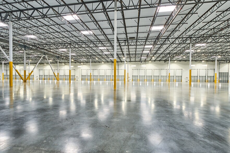 More Photos Of 9615 Norwalk Blvd, Santa Fe Springs Distribution For Lease