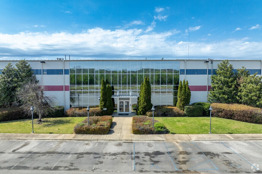 More Photos Of 1532 Midfield Industrial Blvd, Birmingham Distribution For Sale