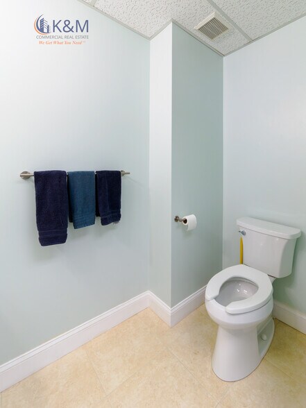 More Photos Of 9693-9697 Main St, Fairfax Medical For Sale