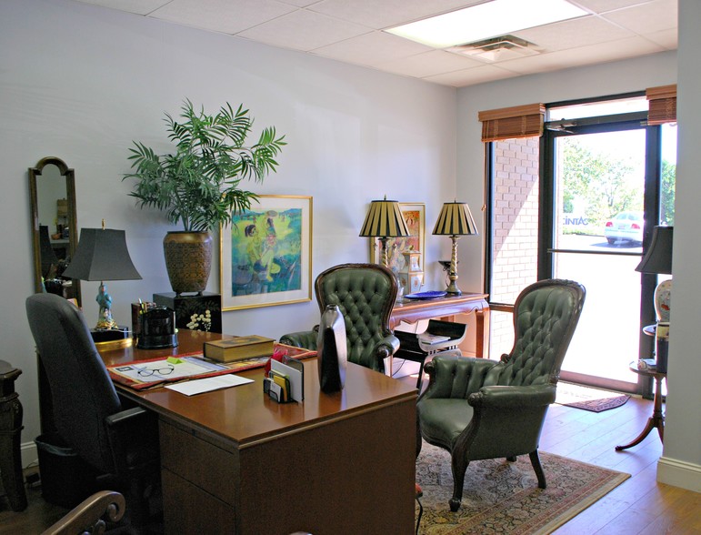More Photos Of 120 Old Mill Rd, Greenville Unknown For Lease