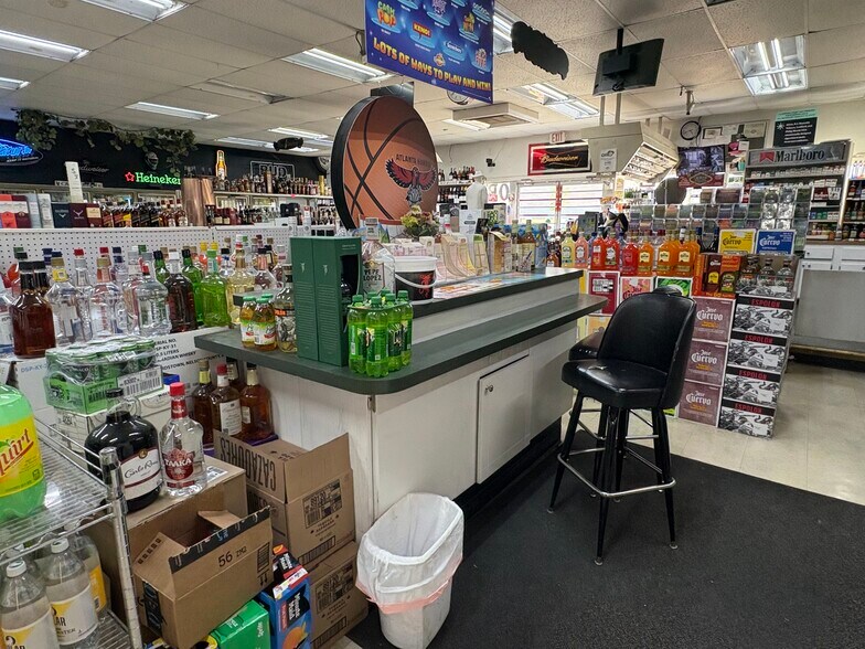 More Photos Of 2006 Redmond Cir NW, Rome Convenience Store For Sale