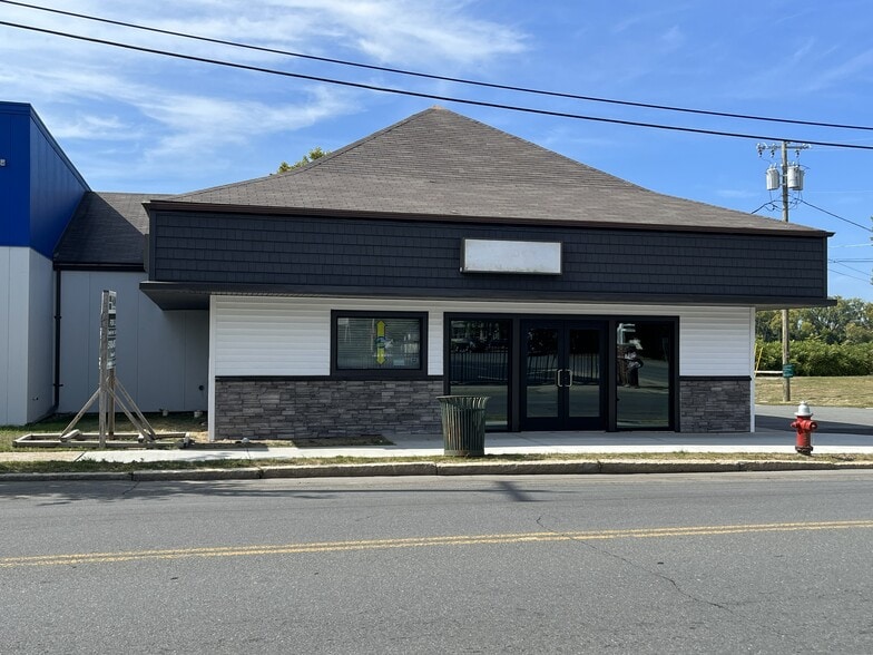 More Photos Of 369 2nd Ave, Troy Freestanding For Lease