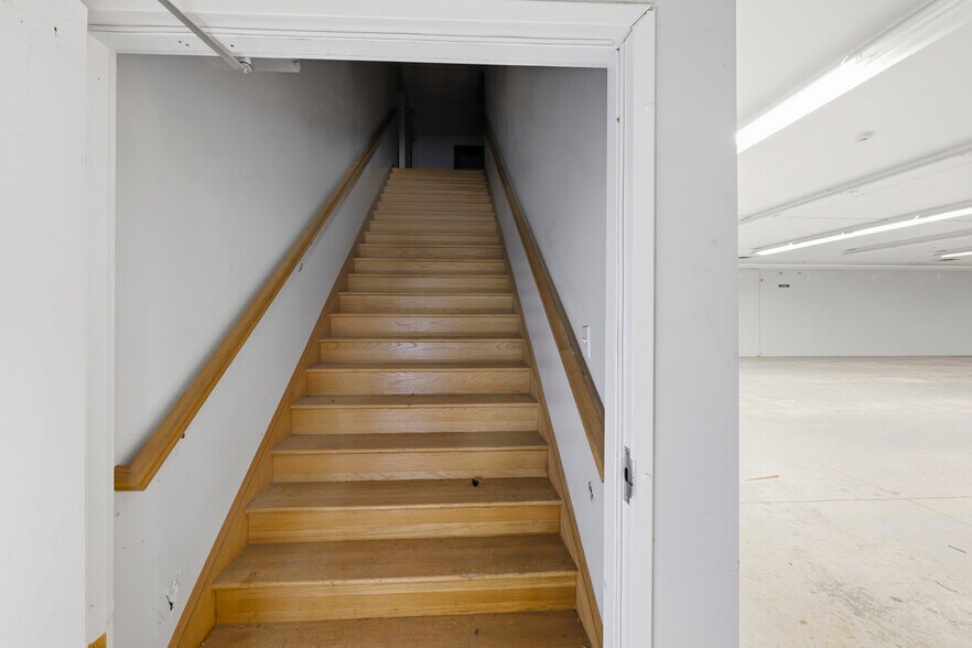 More Photos Of 966 Greensboro Rd, Eatonton Flex For Lease