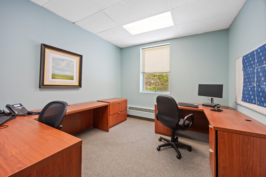 More Photos Of 19 Lunar Dr, Woodbridge Medical For Lease