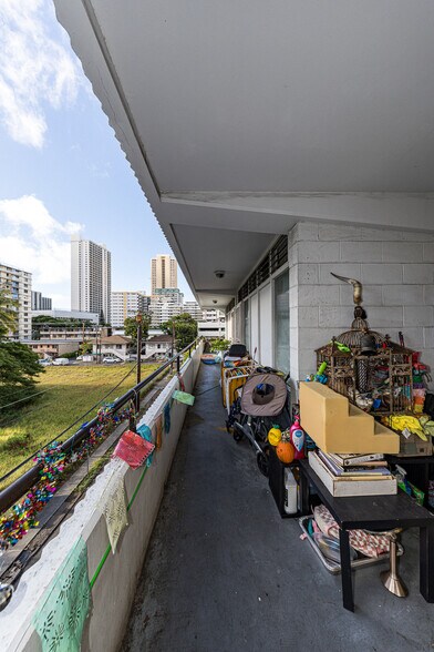 More Photos Of 250 Kapili St, Honolulu Apartments For Sale