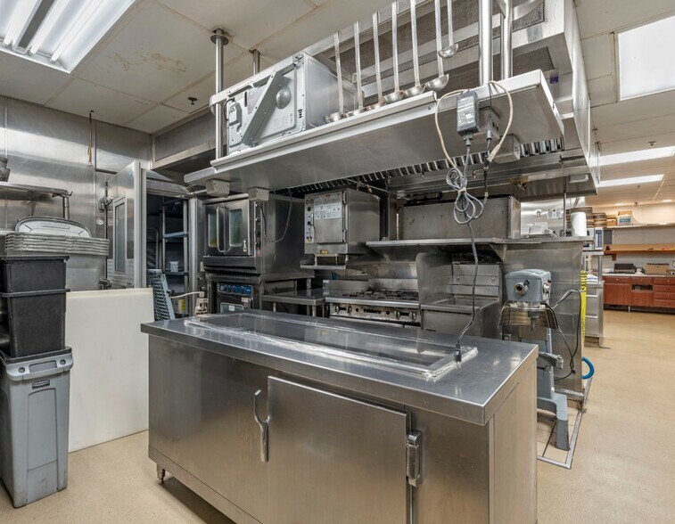 More Photos Of 8791 Lake Blvd, Kings Beach Restaurant For Sale