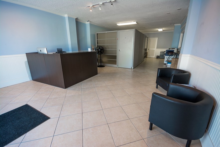 More Photos Of 2600 SW 3rd Ave, Fort Lauderdale Light Distribution For Sale