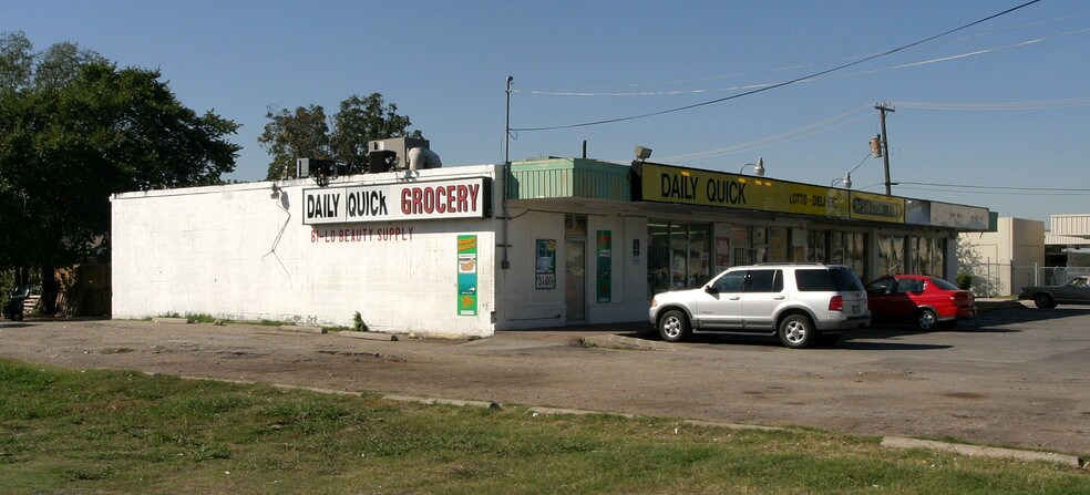 More Photos Of 1902 Record Crossing Rd, Dallas Freestanding For Sale