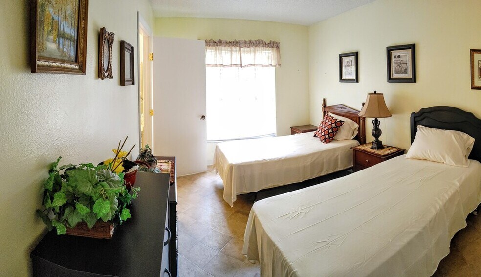 More Photos Of 5426 18th St W, Bradenton Assisted Living For Sale