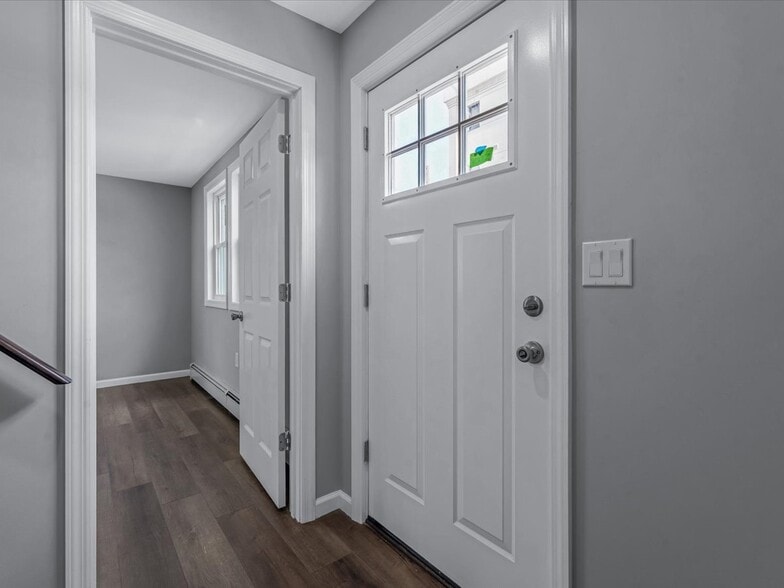 More Photos Of 6 E Barclay St, Hicksville Apartments For Sale