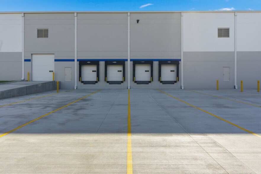 More Photos Of 100 Spontex Dr, Columbia Warehouse For Lease