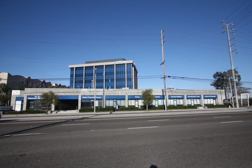 More Photos Of 4816-4834 Lincoln Blvd, Marina del Rey General Retail For Lease