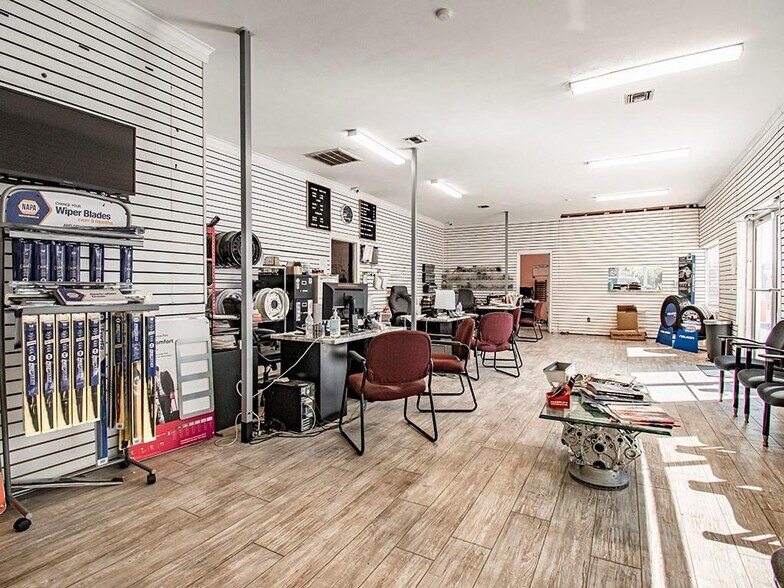 More Photos Of 5720 US Highway 1, Vero Beach Auto Repair For Sale