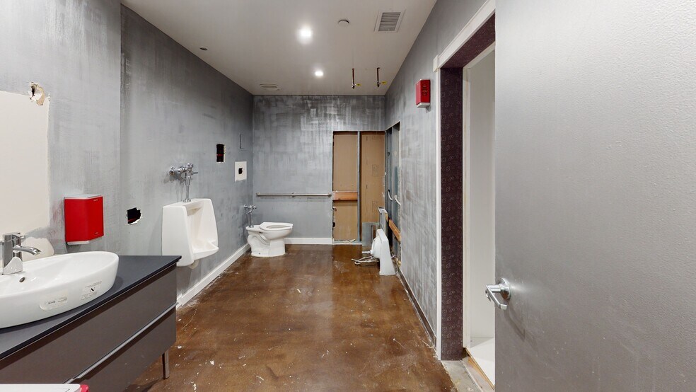 More Photos Of 585 Pine Ave, Long Beach Apartments For Lease