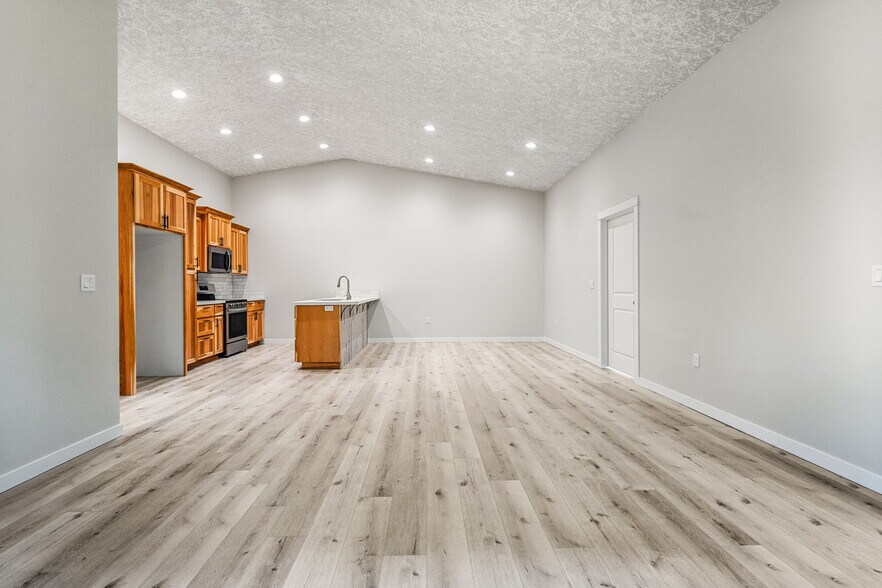 More Photos Of 3631 Green River Rd, Sweet Home Multifamily For Sale