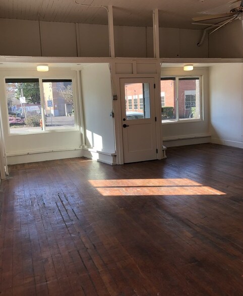 More Photos Of 1733-1737 SE Morrison St, Portland Apartments For Lease