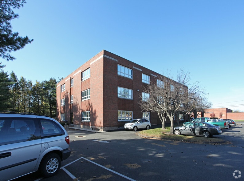 More Photos Of 750 Old Main St, Rocky Hill Medical For Sale