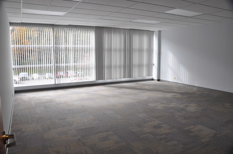 More Photos Of 13420 Reese Blvd W, Huntersville Office For Lease