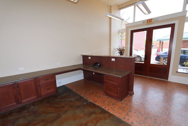 More Photos Of 114 Trade St, Greer Office For Lease