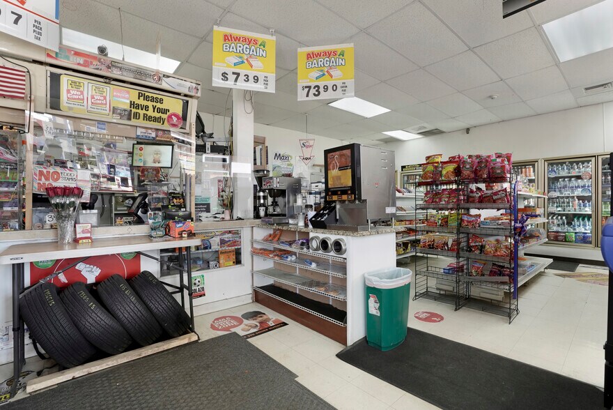 More Photos Of 1495 S Sheridan Blvd, Lakewood Service Station For Lease