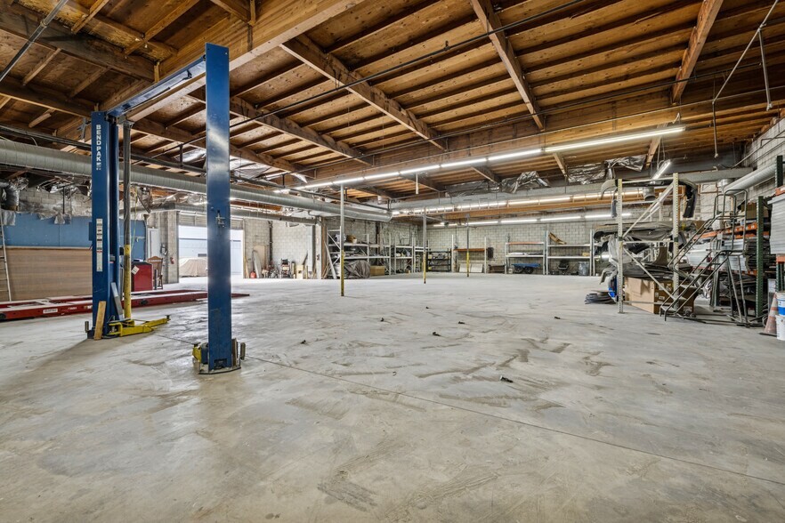 More Photos Of 7407 Ethel Ave, North Hollywood Warehouse For Lease