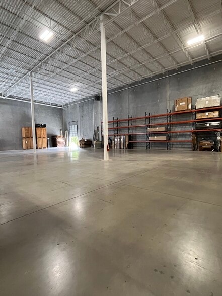 More Photos Of 2500 Brushy Creek Loop, Cedar Park Warehouse For Lease