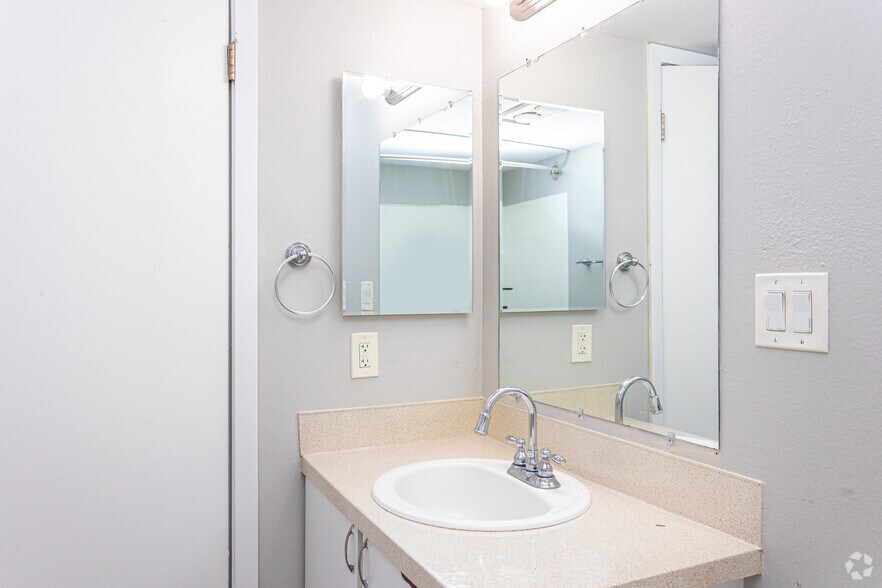 More Photos Of 51 Hayes Pl SW, Renton Apartments For Sale