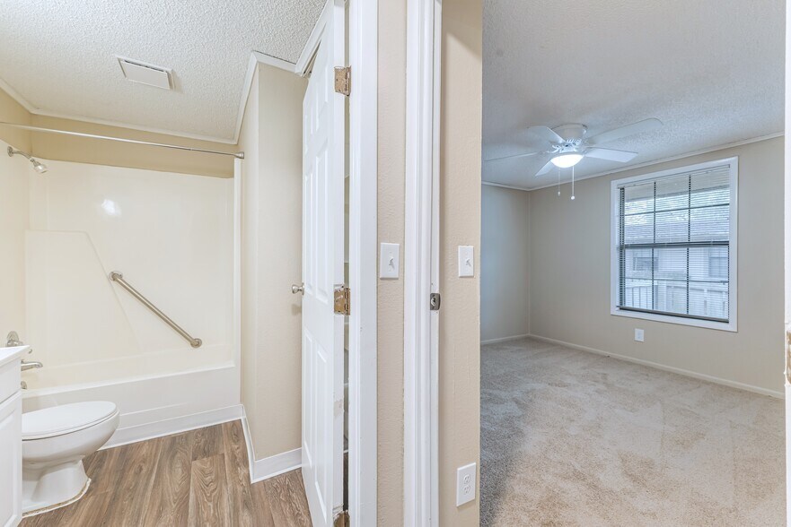More Photos Of 1529 NE 39th Ave, Ocala Apartments For Sale