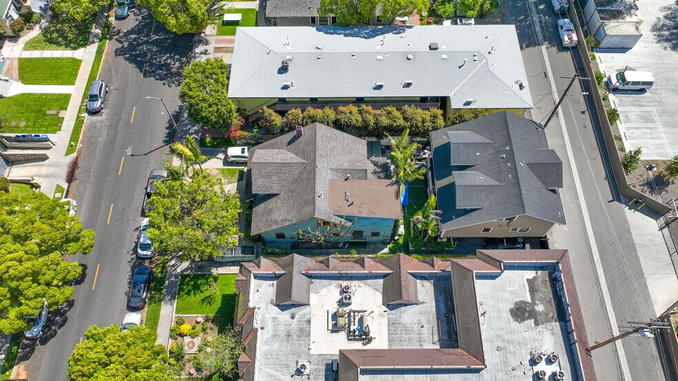 More Photos Of 1236-1238 W 30th St, Los Angeles Apartments For Sale