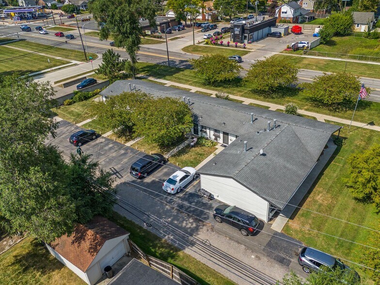 More Photos Of 1804-1818 E 11 Mile Rd, Royal Oak Apartments For Sale
