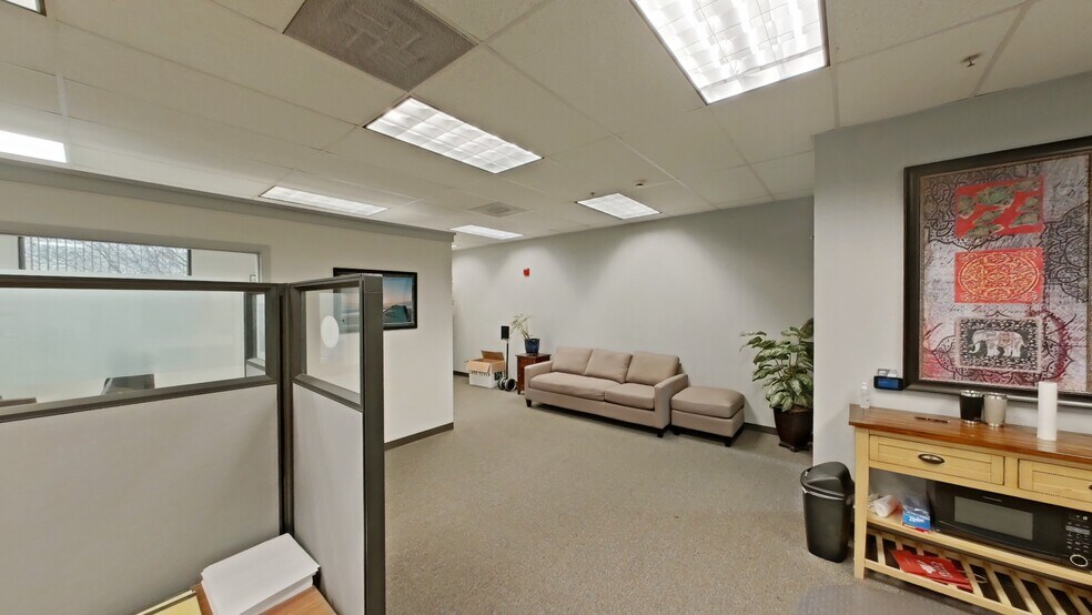More Photos Of 2195 Larkspur Ln, Redding Office For Sale