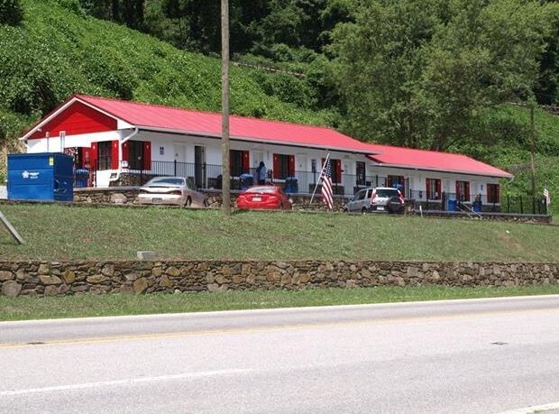 More Photos Of 2710 Asheville Hwy, Canton Hotel For Sale