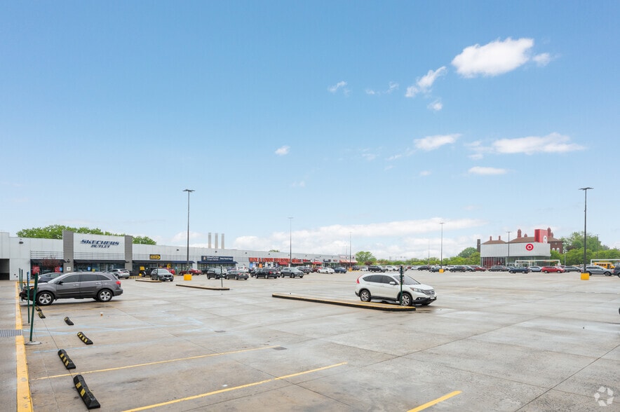 More Photos Of Hutchinson River Pky @ Wennerplace, Bronx Unknown For Lease