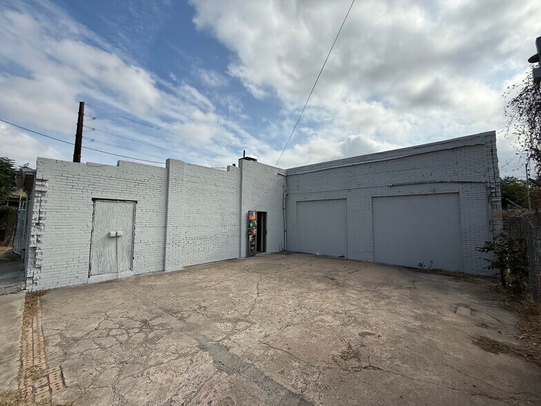 More Photos Of 3700 Guadalupe St, Austin Flex For Sale