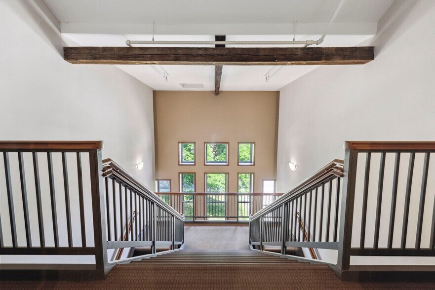 More Photos Of 261 School Ave, Excelsior Office For Sale