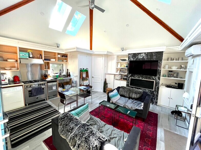 More Photos Of 59 High Park Blvd, Toronto Multifamily For Sale