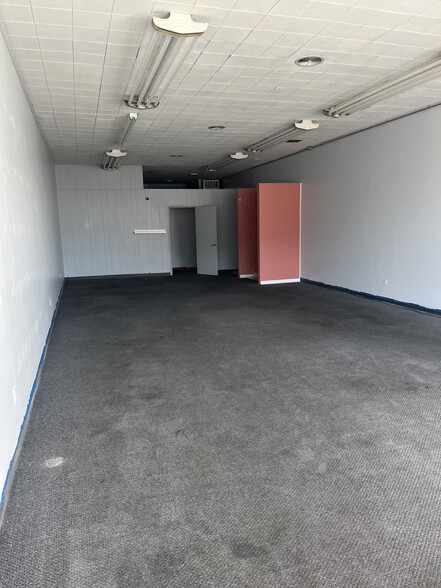 More Photos Of 20495 Van Dyke St, Detroit Flex For Sale