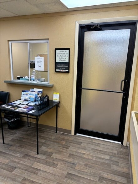More Photos Of 5438-5440 Centre Ave, Pittsburgh Showroom For Lease
