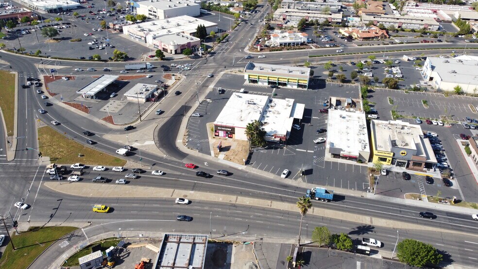 More Photos Of 2001 Arden Way, Sacramento Freestanding For Lease