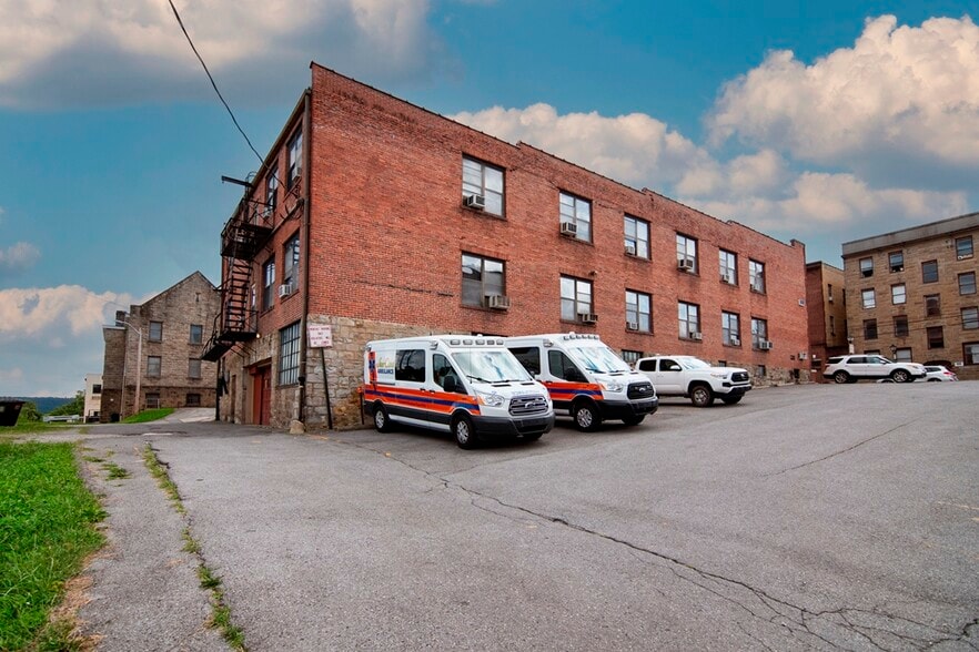 More Photos Of 207 S Heber St, Beckley Office For Sale