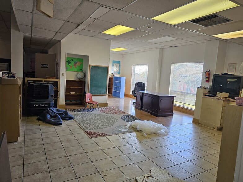 More Photos Of 8222 Wurzbach Rd, San Antonio Medical For Sale