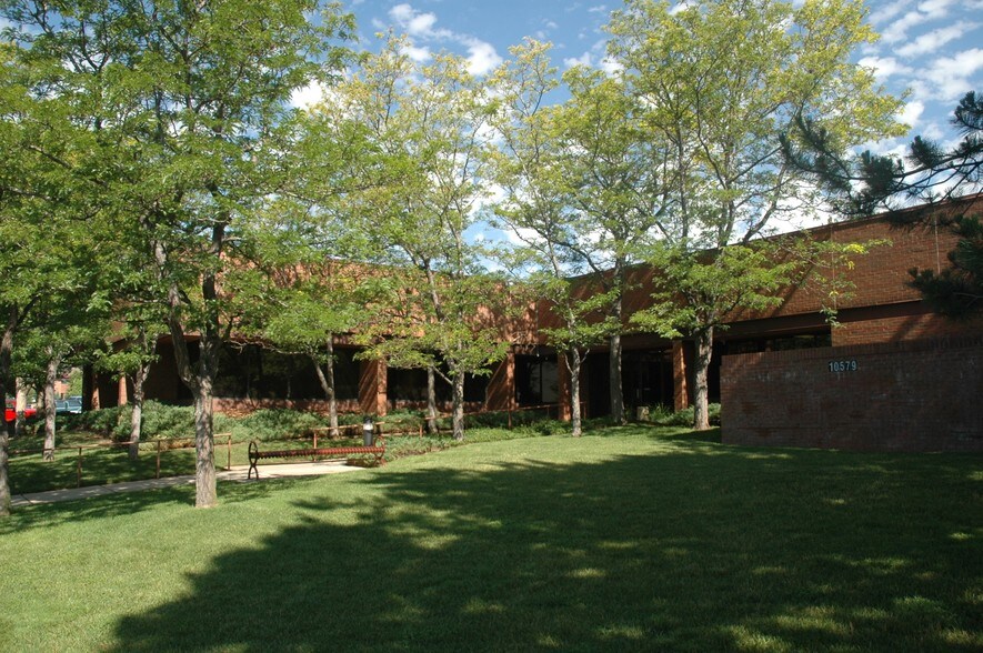 Primary Photo Of 10579 Bradford Rd, Littleton Medical For Lease