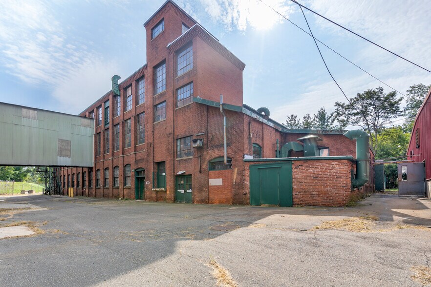 More Photos Of 35 Lower Grape St, Chicopee Warehouse For Sale