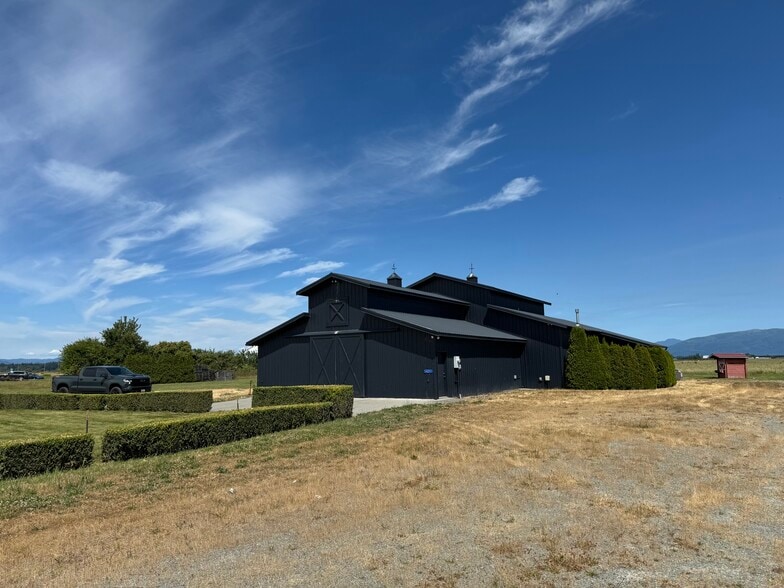 More Photos Of 14285 Laconner Whitney rd, Mount Vernon General Retail For Lease