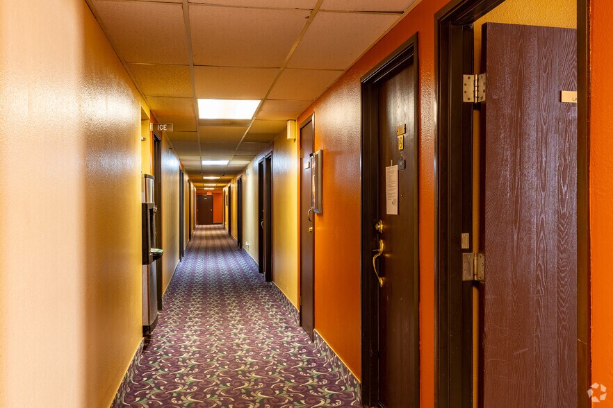 More Photos Of 336 Lee Ave, Bullhead City Hotel For Sale