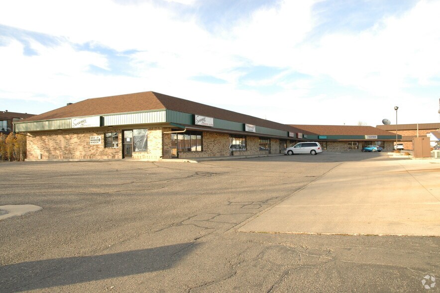 More Photos Of 2607-2621 University Dr S, Fargo General Retail For Lease