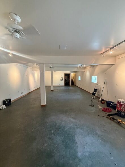 More Photos Of 11107 Thiel St, Saint John Office For Sale