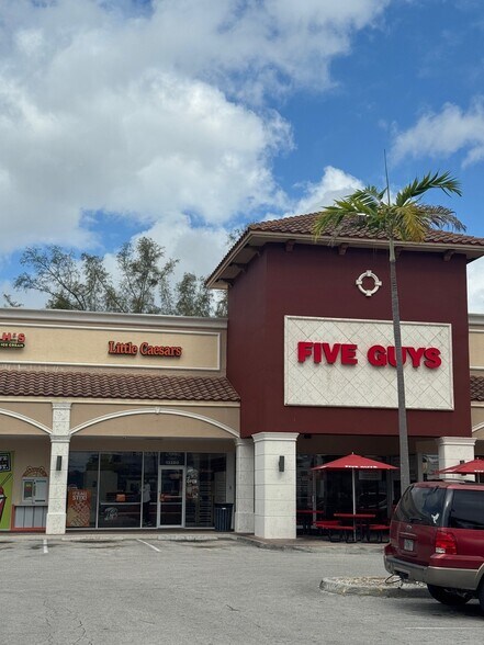 More Photos Of 13130-13302 Biscayne Blvd, North Miami General Retail For Lease