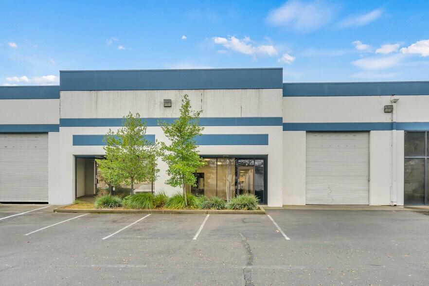 More Photos Of 11415 Sunrise Gold Cir, Rancho Cordova Warehouse For Lease