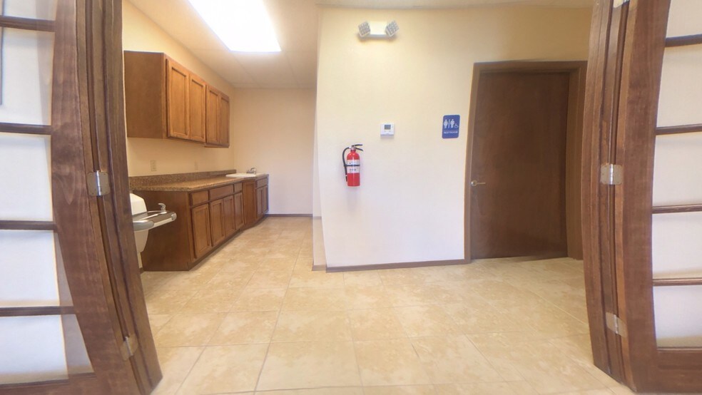 More Photos Of 3012 Mountain Pass Blvd, Anthony Office For Lease